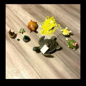 Turtles. Soap dish. Salt and pepper shakers and other adorable turtle decor